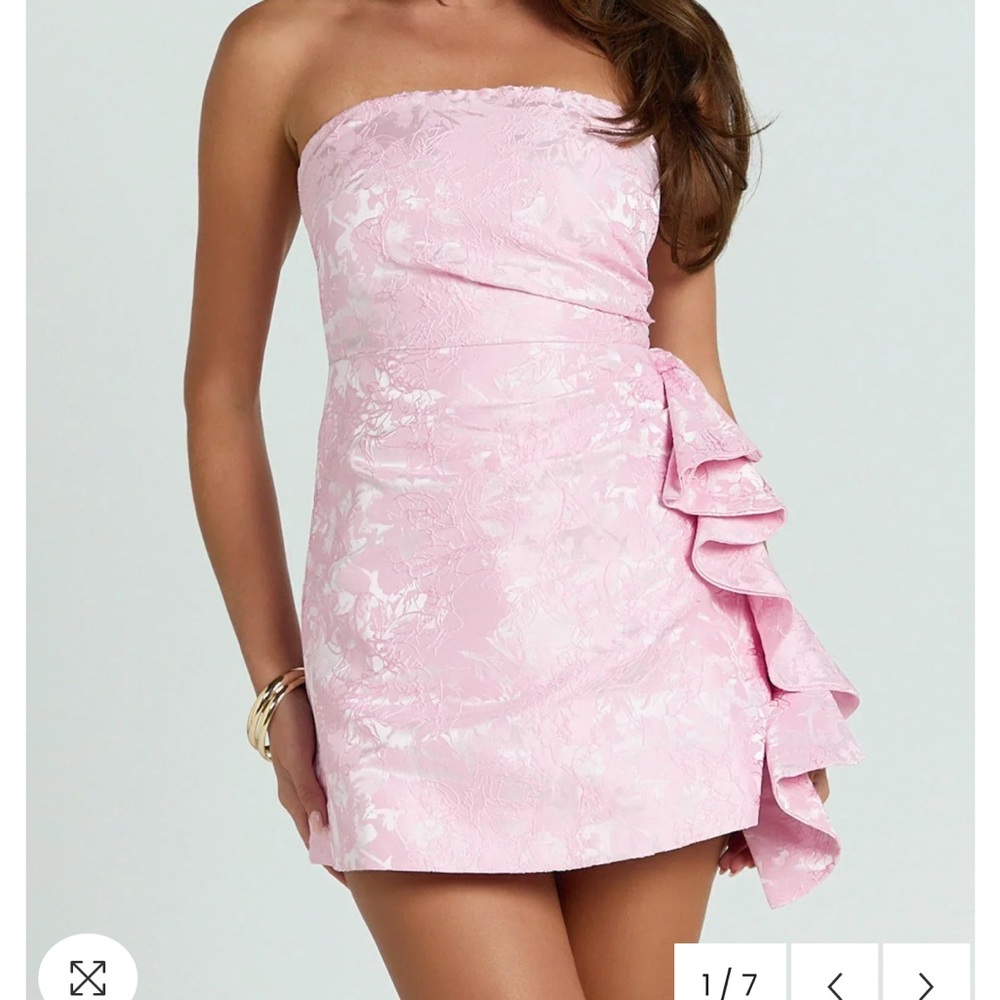 Chic Strapless Pink Dress with Ruffle Detail